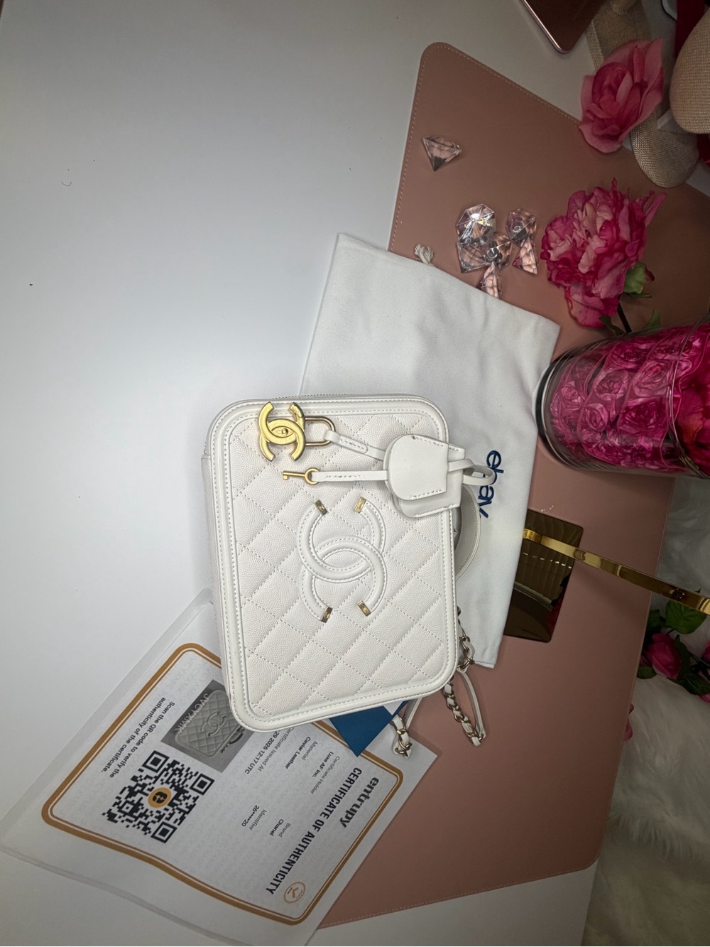 Authentic Chanel CC Filigree Vanity Case White Caviar Gold Hardware COA ICONIC - Picture 7 of 16